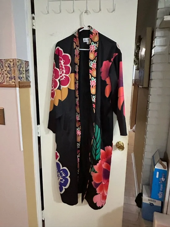 Misa Hylton and INC collaboration Floral Kimono Robe with Bold Multicolor Print - Picture 3 of 9
